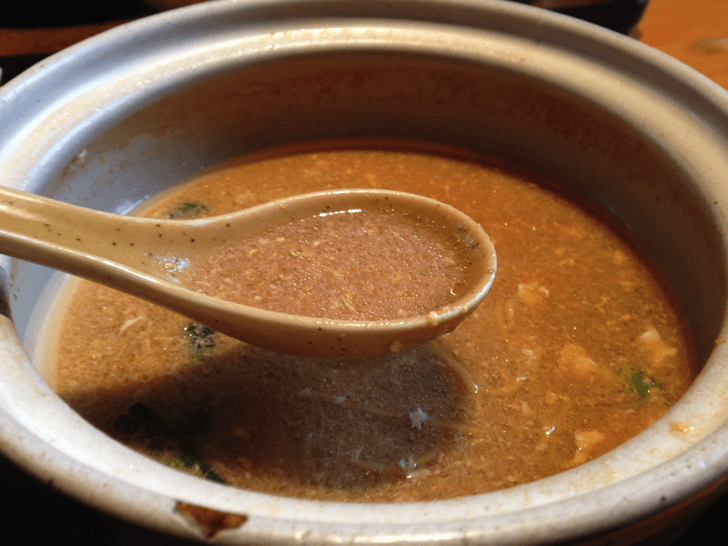 鍋焼きラーメンのスープ