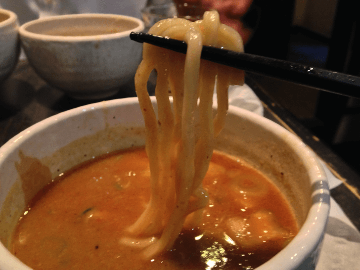 麺に絡むスープ